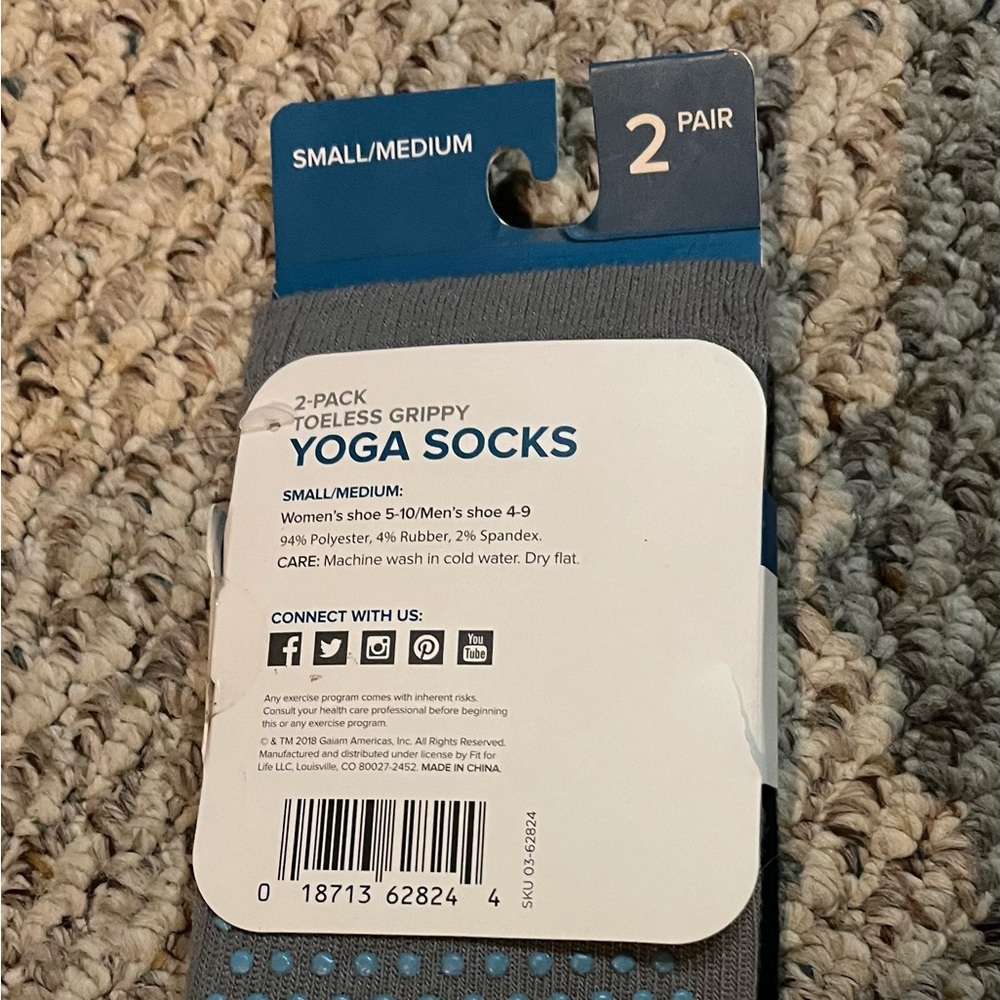 NEW Evolve by Gaiam Women’s Black & Grey Toeless Grippy Yoga Socks - 2 Pack - Picture 2 of 3
